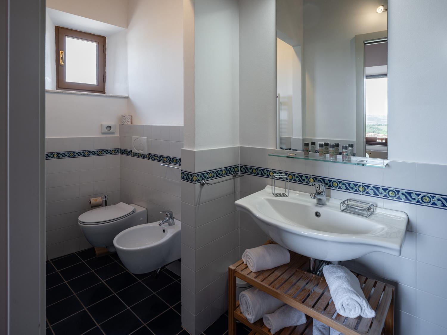 Rooms And Wine Al Castello Monteriggioni Exterior foto